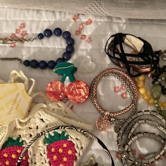 Huge Jewelry / Beauty / Hair Accessories Bundle - Picture 5 of 7